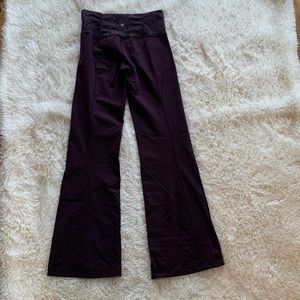 Lululemon grove pant size 6 dark purple
